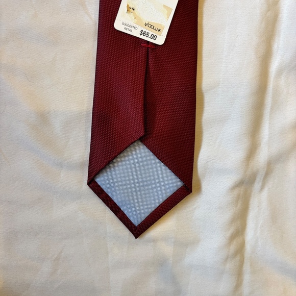 Tommy Hilfiger Burgundy Red Textured Tie – NWT – $65 Retail - Picture 5 of 7
